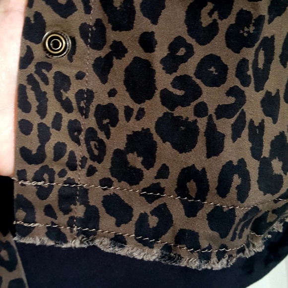 Sanctuary Leopard Animal Denim Jacket Snap Front - Picture 3 of 8